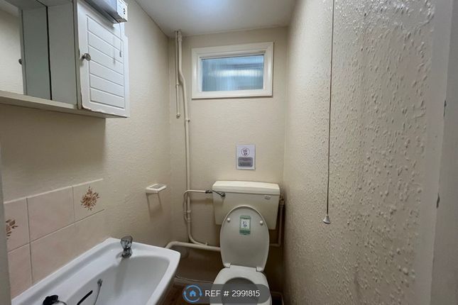 Flat   Tonbridge Road, Maidstone photo 5