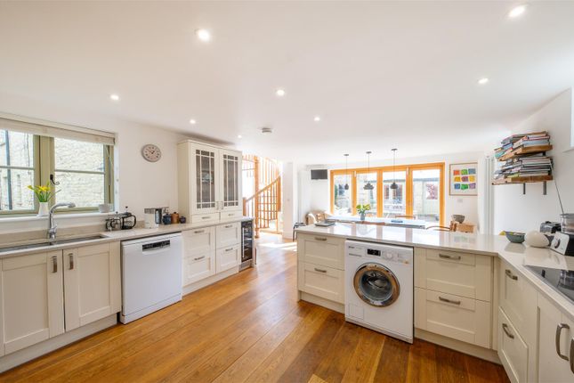 Kitchen 1.Jpg