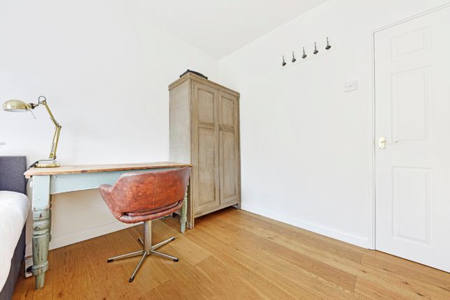 Flat to rent in Catherall Road, Highbury