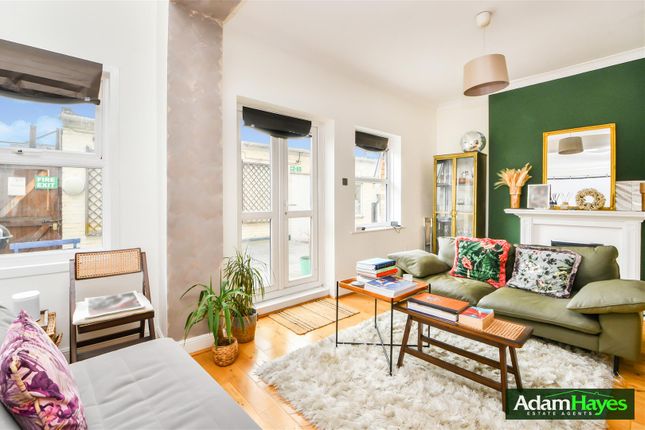 2-bed flat on Flat 4, Stanton Court, Princes Avenue, London, £450,000
