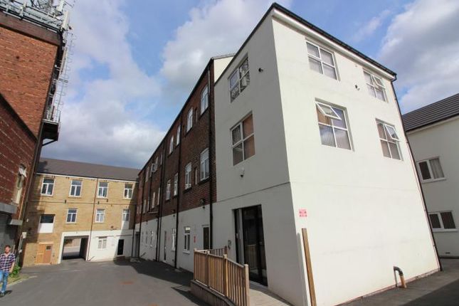 2 bed flat for sale in Whingate, Leeds LS12