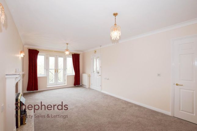 Flat 12, Deercote Court, Turners Hill, Cheshunt photo 3