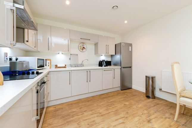 Flat 13, Waldorf House, Bessemer Road, Welwyn Garden City photo 3