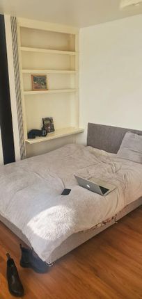 Thumbnail Room to rent in Fitch Court, London