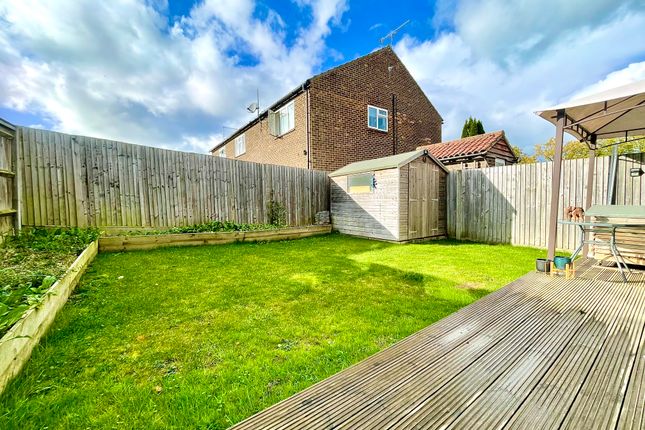 76, Sycamore Drive, East Grinstead photo 4