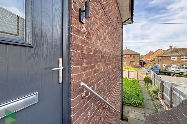 17B, Birch Hall Avenue, Darwen photo 2