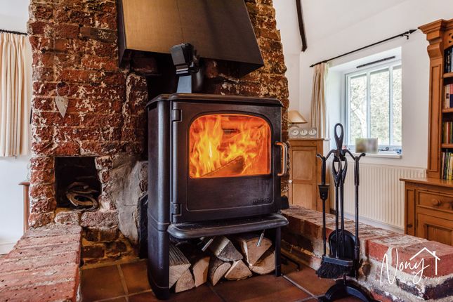 Zoopla The Smithy, Duke Street, Micheldever photo 5