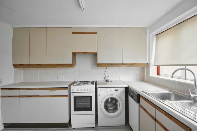 10, REDHILL photo 5