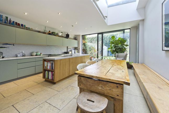 137 Highlever Road, London photo 4