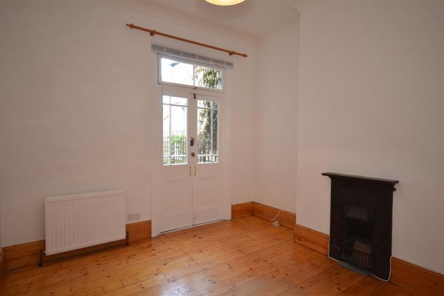 Flat to rent in Huntingdon Road, London