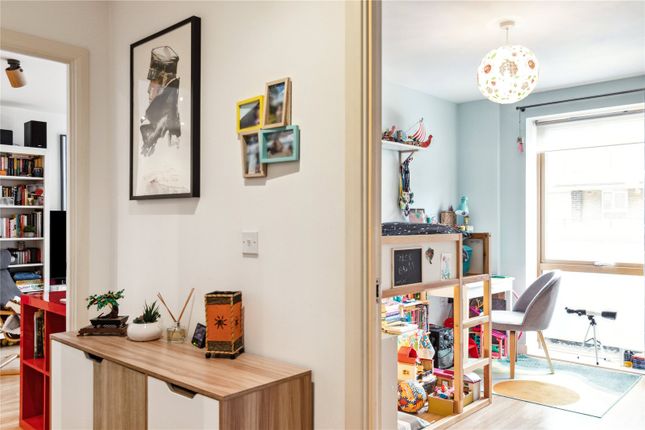 Flat for sale in Latchmere Street, London