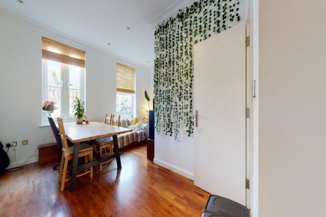 Flat 1, 68 Railton Road, London photo 3