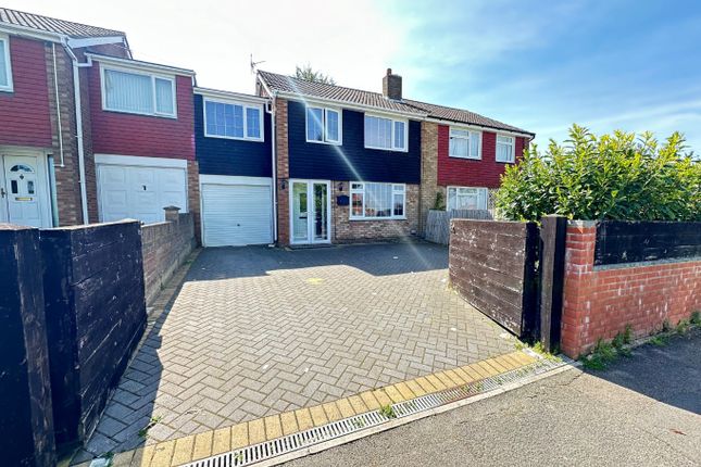 Thumbnail Semi-detached house to rent in Kinross Crescent, Luton, Bedfordshire