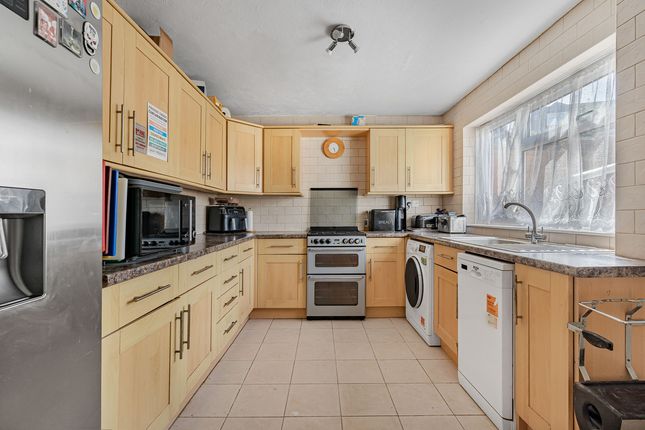 24, Linden Crescent, Newquay photo 3