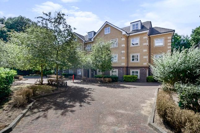 Flat to rent in 307 Beulah Hill, London