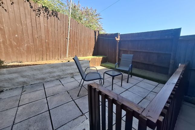 65 Hillrise Park, Swansea photo 5