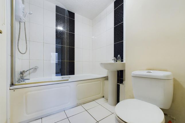 Maisonette for sale in Bolton Road, Maidenbower, Crawley