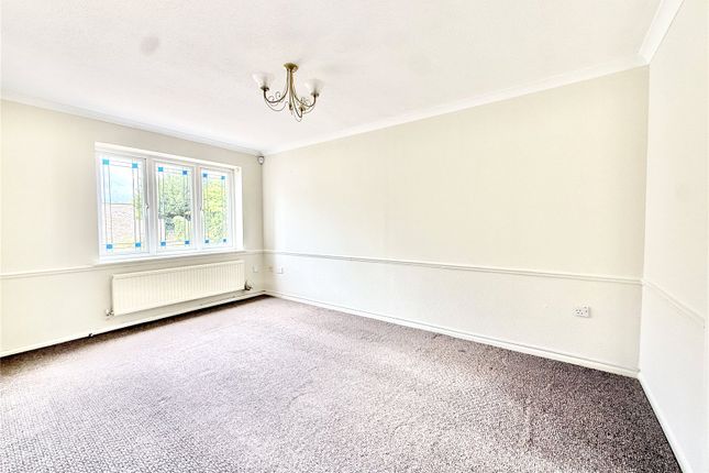 15, Wilstone Close, Hayes photo 4