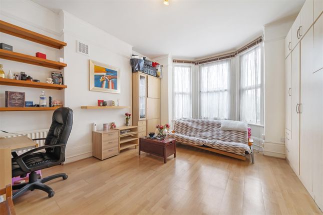 Studio for sale in Knights Hill, West Norwood