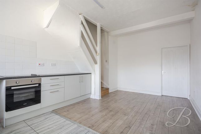 90a, Market Street, Mansfield photo 3