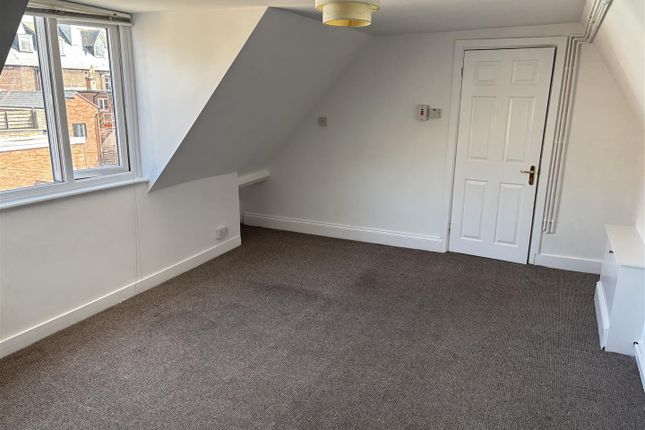 Flat 5, 10, Gloucester Street, Weymouth photo 3