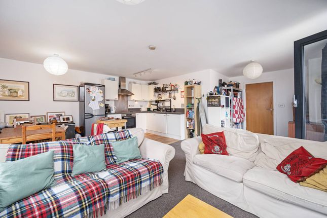 2-bed flat on 8 BLOOMFIELD COURT, £495,000
