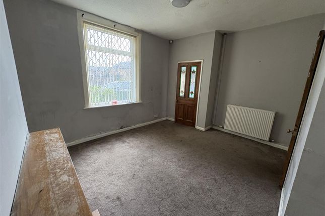 11, Laverack Field, Bradford photo 3
