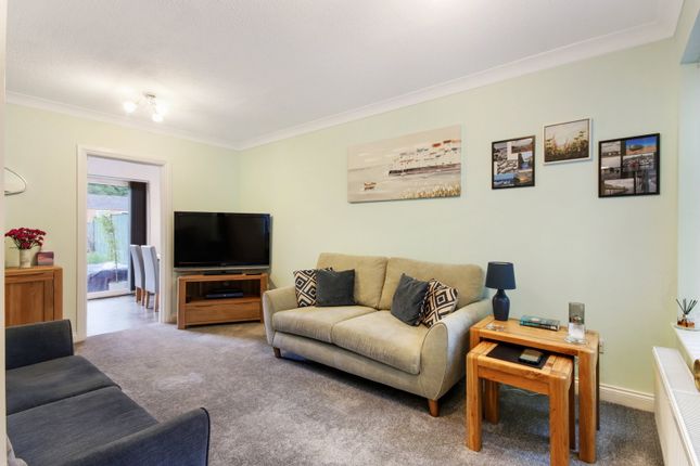 49, Chapel Wood, Longfield photo 2