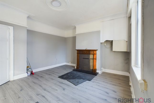 46 Westcroft Road, Bradford photo 2