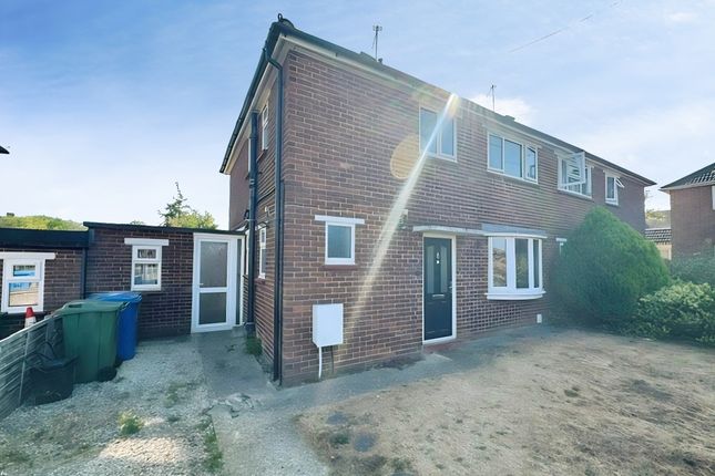 3-bed semi-detached on 13, Hare Shoots, Maidenhead, £1,900/mo