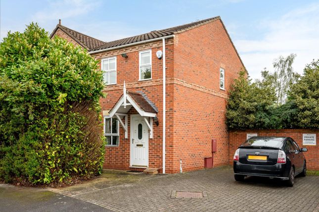 Thumbnail Town house for sale in St. Pauls Mews, York