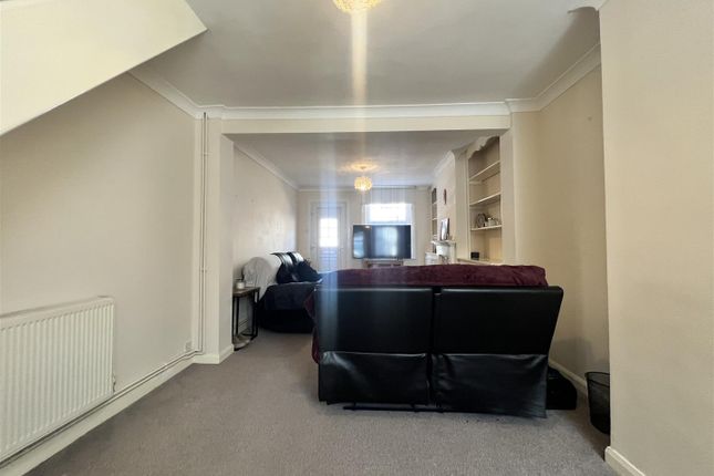 16, Parade Road, Ipswich photo 4