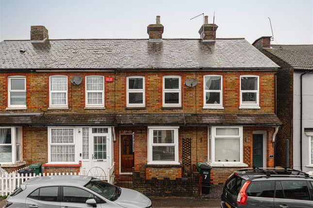 Terraced house for sale in Lyndale Road, Redhill