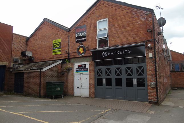 Retail premises to let in King Street, Belper