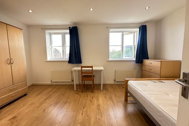 168 Wheatsheaf Close, Wheat Sheaf Close, Isle of Dogs photo 2