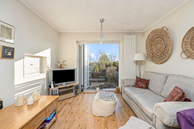 33 Bramble Rise, Brighton photo 3