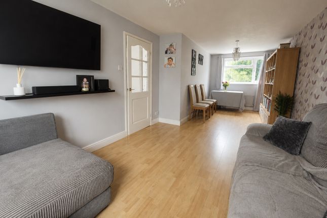 228 Devon Road, Luton, Bedfordshire photo 2