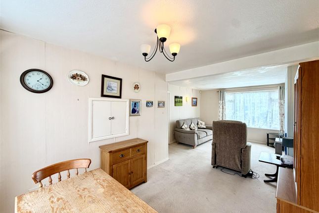 5, Raymond Avenue, Loughborough photo 4