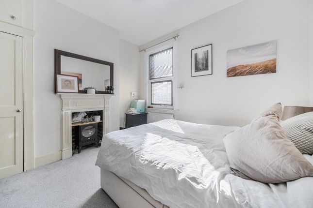 162A,, Valetta Road, London photo 4