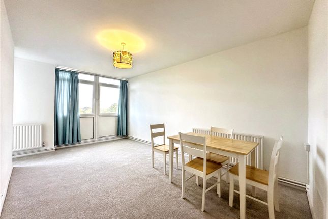 59, Greenfield House, London photo 2