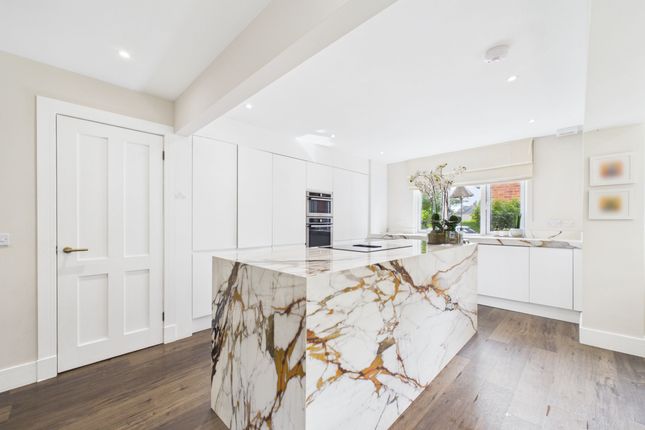 66 Mote Hill, Hamilton photo 3