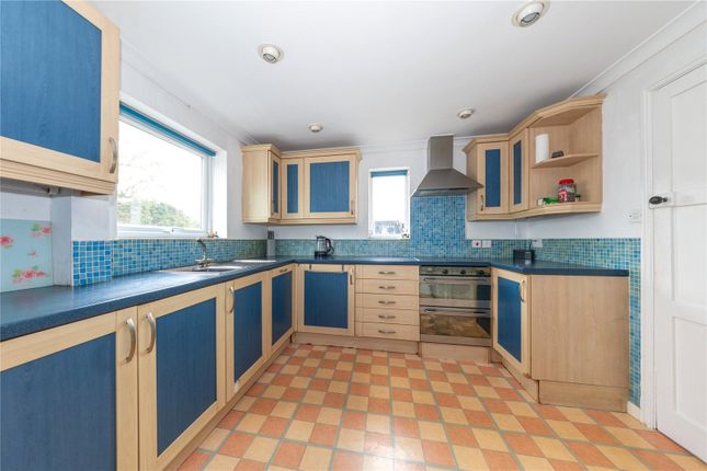 24, Town End Crescent, Buckinghamshire photo 4