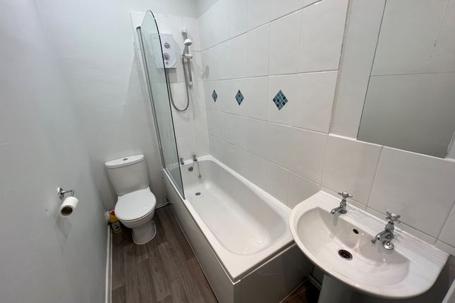42b, Hollins Grove Street, Darwen photo 5