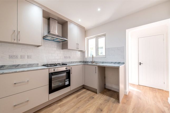 26, Stonebridge Road, Gravesend photo 3