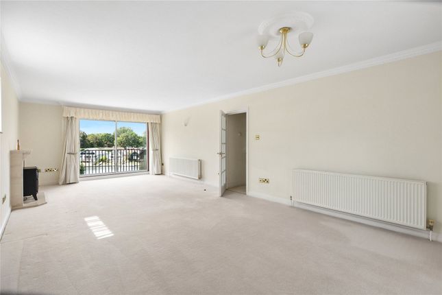 31, Hillrise, Walton-On-Thames photo 4