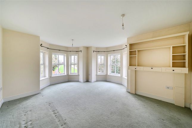 134B,, Tilt Road, Surrey photo 4