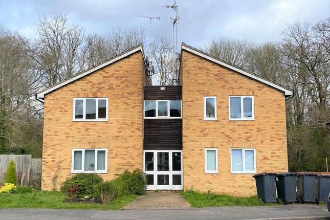Thumbnail Studio to rent in Estcots Drive, East Grinstead
