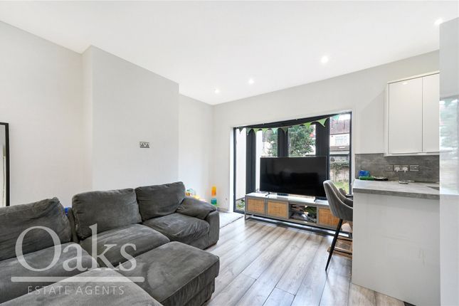 41, Runnymede Crescent, Greater London photo 2