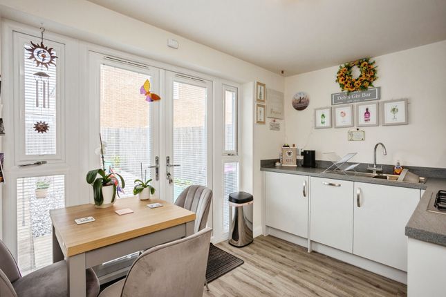 16, Squires Grove, Nottinghamshire photo 4