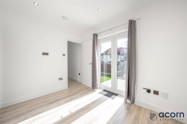 49, Kingsbury Road, London photo 4